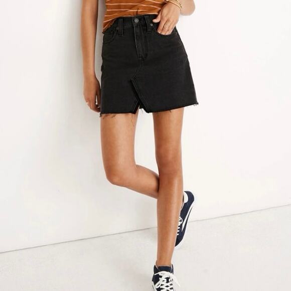 Madewell Go Rigid Denim A Line Mini Skirt in Colfax Black Wash Raw Hem Size 25 - Picture 1 of 10